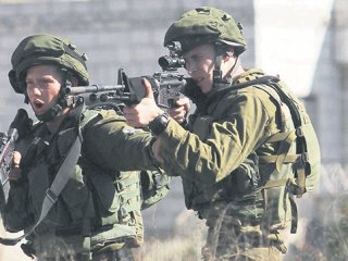 İsrail askerlerinden silahları geri istedi