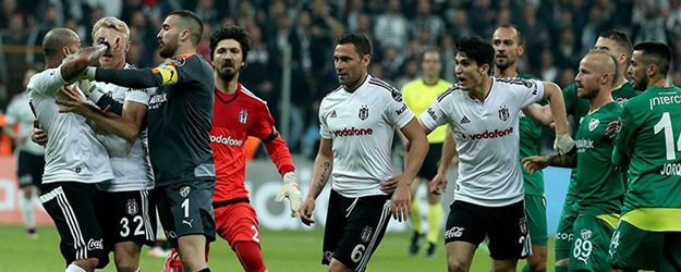 Vodafone Arena maç sonu karıştı!