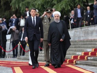 İtalya Başbakanı Renzi, İran’da resmi törenle karşılandı