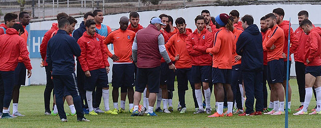 Trabzonspor'un yeni transferleri kampa katıldı