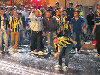 Polisleri öldürmek için esnaftan bıçak istemişler