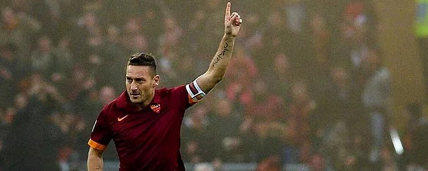 Totti imzayı atıyor!