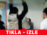 Öğretmeni tekme tokat dövdüler