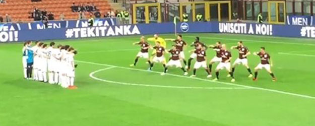Milanlı futbolcular rakiplerini böyle karşıladı