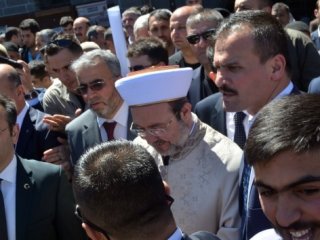 Görmez'den kürtçe dua!