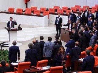 CHP'li Özcan'dan Kahraman'a ağır hakaret