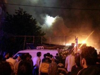 Şişli’de korkutan metruk bina yangını