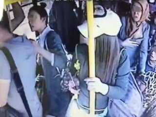 Kocaeli’nde kadınlar tacizciyi hep birlikte dövdü