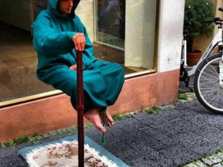 Havada oturan adamların sırrı çözüldü