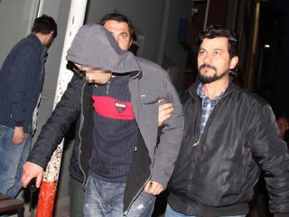 Ehliyet alamayınca 9 aracın lastiğini kesti