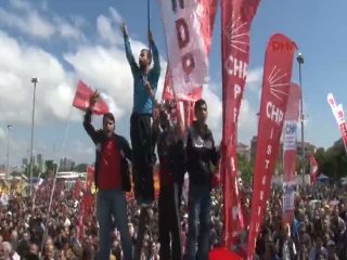 1 Mayıs'ta PKK-CHP kardeşliği!