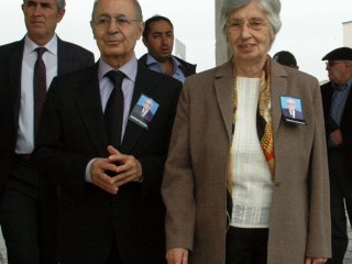 Sezer cenaze namazını kılmadı