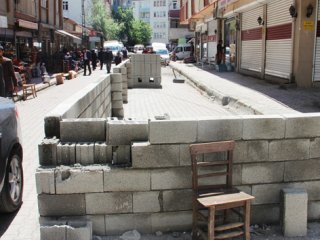 Güler misin, ağlar mısın?