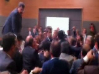 Meclis komisyonunda yine kavga çıktı