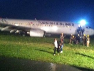 THY uçağı pistten çıktı