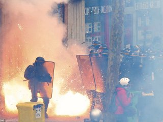 Valilik eylemcilere içkiyi yasakladı