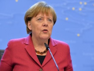 Merkel'den serbest seyahat açıklaması