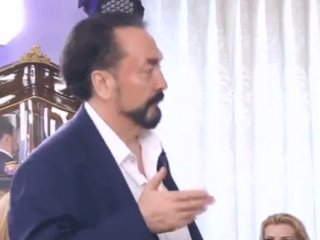 Dünya Adnan Oktar'a güzel!