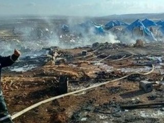 Rejim uçakları sığınmacı kampını vurdu