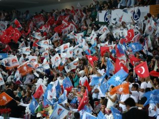 AK Parti'nin oy oranı düşer mi?
