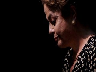 Brezilya Devlet Başkanı Rousseff görevinden azledildi