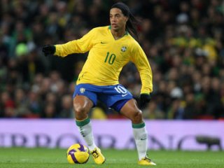 Ronaldinho geliyor!