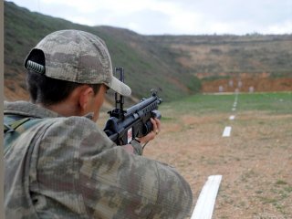 Acemi erler böyle 'Kahraman' oluyor