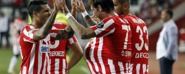 Antalyaspor Trabzon'u gole boğdu!