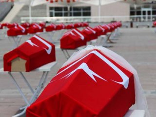 150 tabutu gören şoke oldu