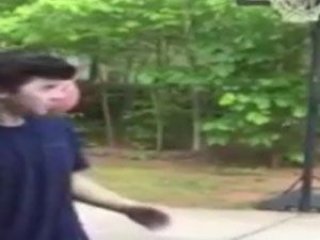 Hava atmak isterken rezil oldu!