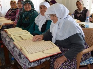 85 yaşında Kur’an-ı Kerim öğrendi