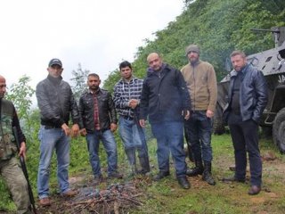 Silahını alan köylü dağa koştu!