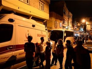 Sıkışan canlı bomba kendini patlattı!