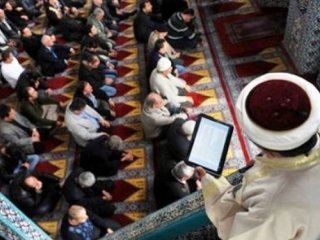 Hutbede sosyal medya uyarısı!