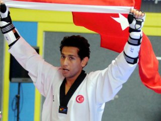 Servet Tazegül tarih yazdı!