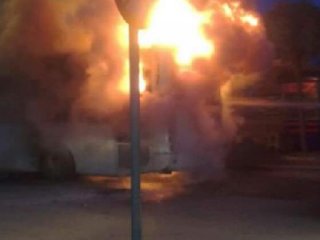 Halk otobüsünde büyük yangın!