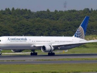 140 kişilik yolcu uçağının pilotu uyuya kaldı