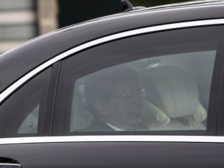 Davutoğlu istifasını Erdoğan'a sundu