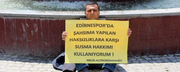 Parasını alamayan antrenör eylem yaptı!