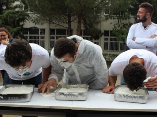 Her şey 1 lira için