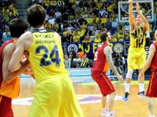 Fenerbahçe G.Saray'ı ezdi geçti!