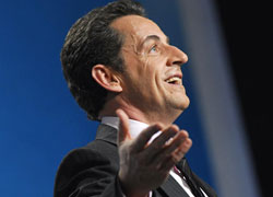 Sarko gitti kavga bitti