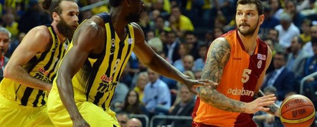 Fenerbahçe Galatasaray'ı sürklase etti!