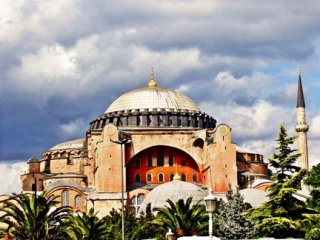 Yunanistan gece yarısı Ayasofya'ya konsolosunu gönderdi