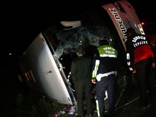 Yozgat’ta yolcu otobüsü devrildi: 3 ölü, 30 yaralı