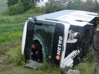 Çorum'da facia gibi kaza: 1'i ağır 21 yaralı!