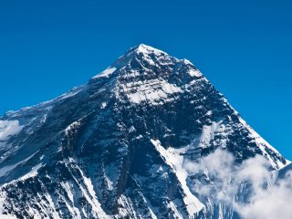 Everest'in tepesine çıkarken eşini ölüme terk etti