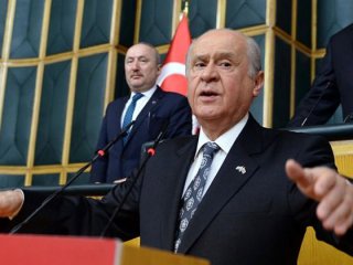 Bahçeli,"Dünyayı başlarına yıkarız"