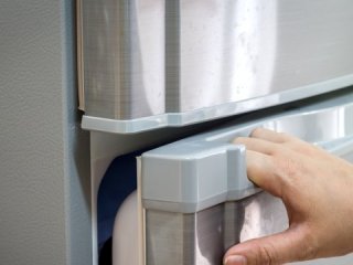 Buzdolabını açtığında gördüğü manzara karşısında şok oldu!