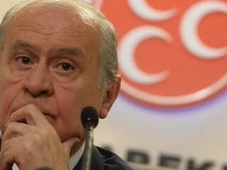 Bahçeli "hain" ilan ettiği delegeleri "ikna" edebilecek mi?